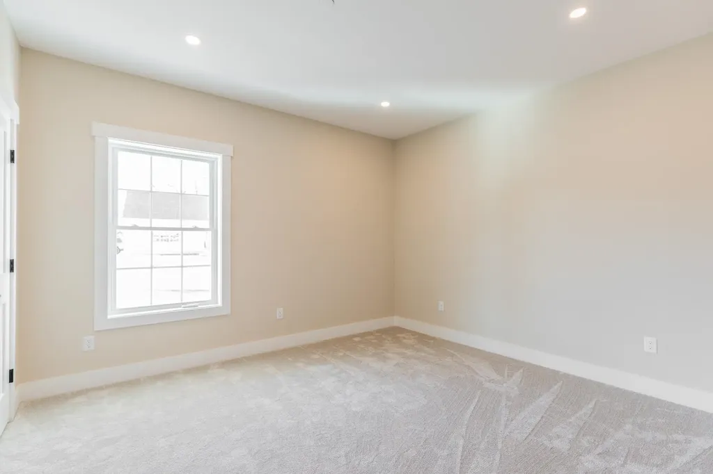 4-8 Beaver Brook Way Pelham NH 03076