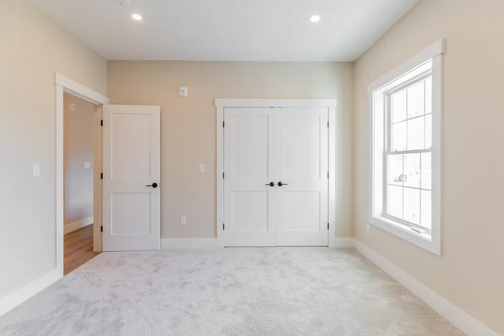 4-8 Beaver Brook Way Pelham NH 03076