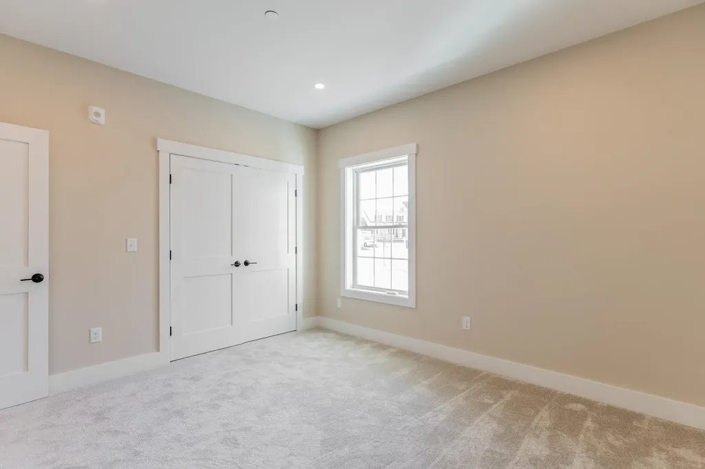 4-8 Beaver Brook Way Pelham NH 03076