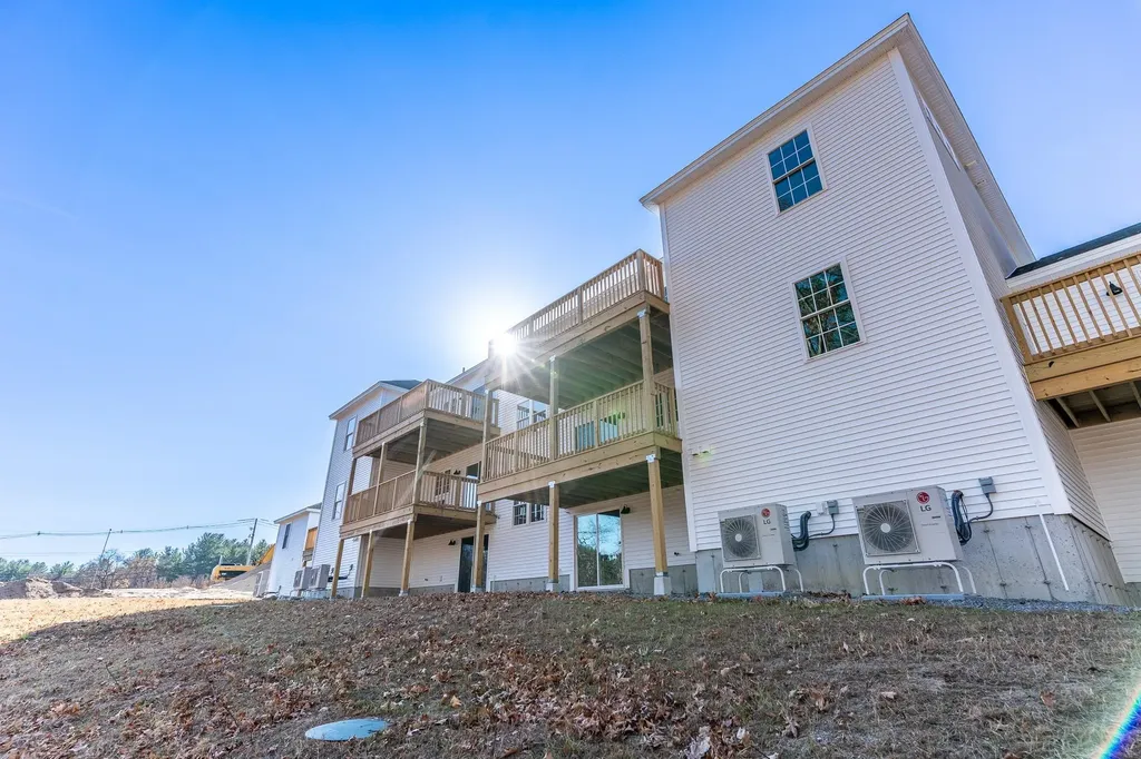 4-8 Beaver Brook Way Pelham NH 03076