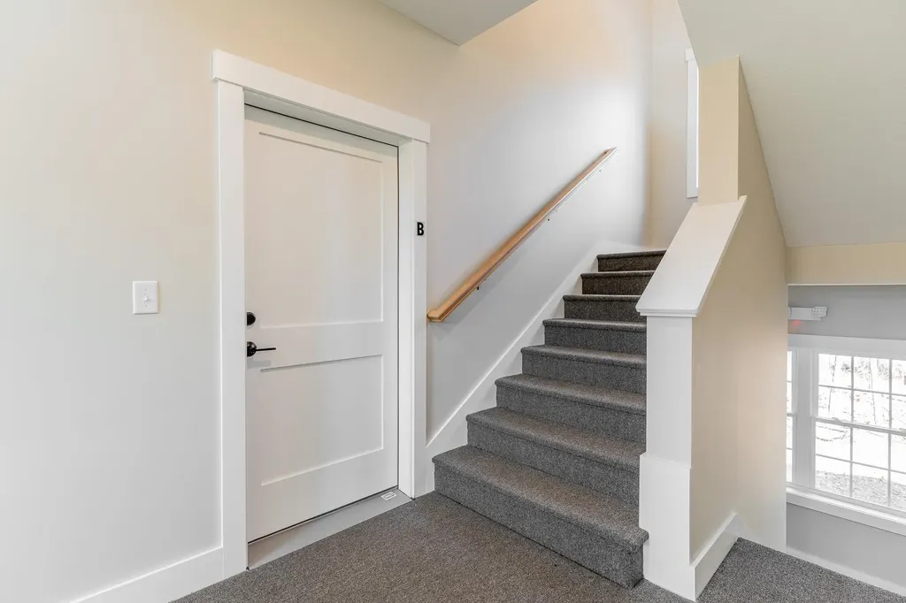 4-8 Beaver Brook Way Pelham NH 03076