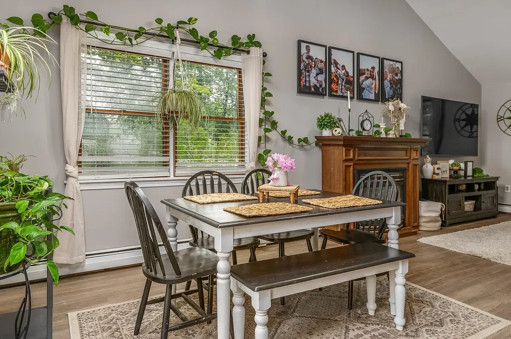 75 Ledgeview Drive Rochester NH 03839