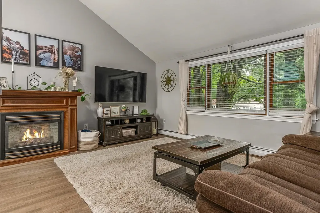 75 Ledgeview Drive Rochester NH 03839