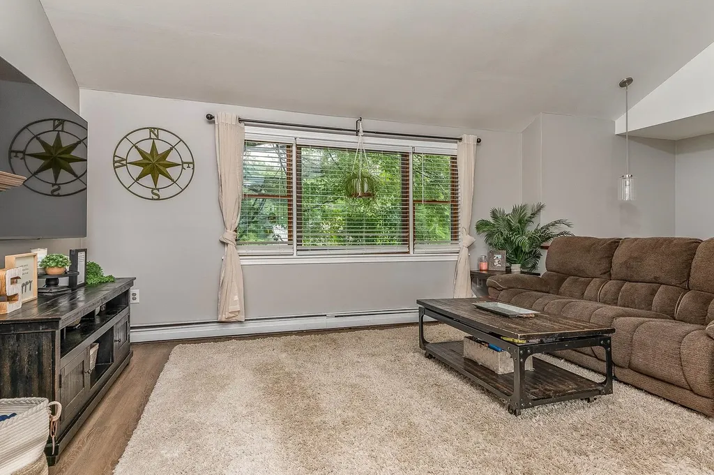 75 Ledgeview Drive Rochester NH 03839