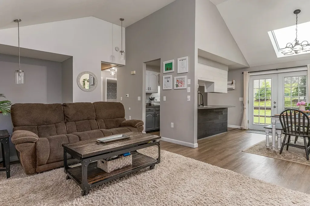 75 Ledgeview Drive Rochester NH 03839
