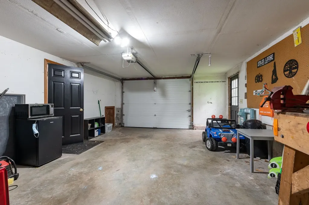 75 Ledgeview Drive Rochester NH 03839