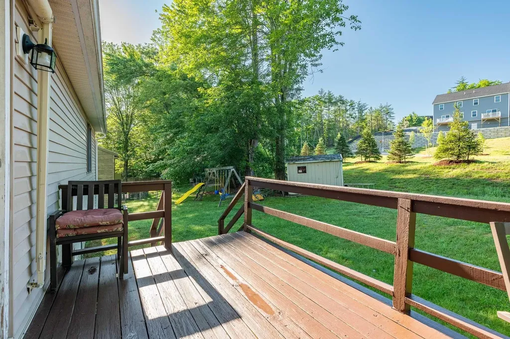 75 Ledgeview Drive Rochester NH 03839