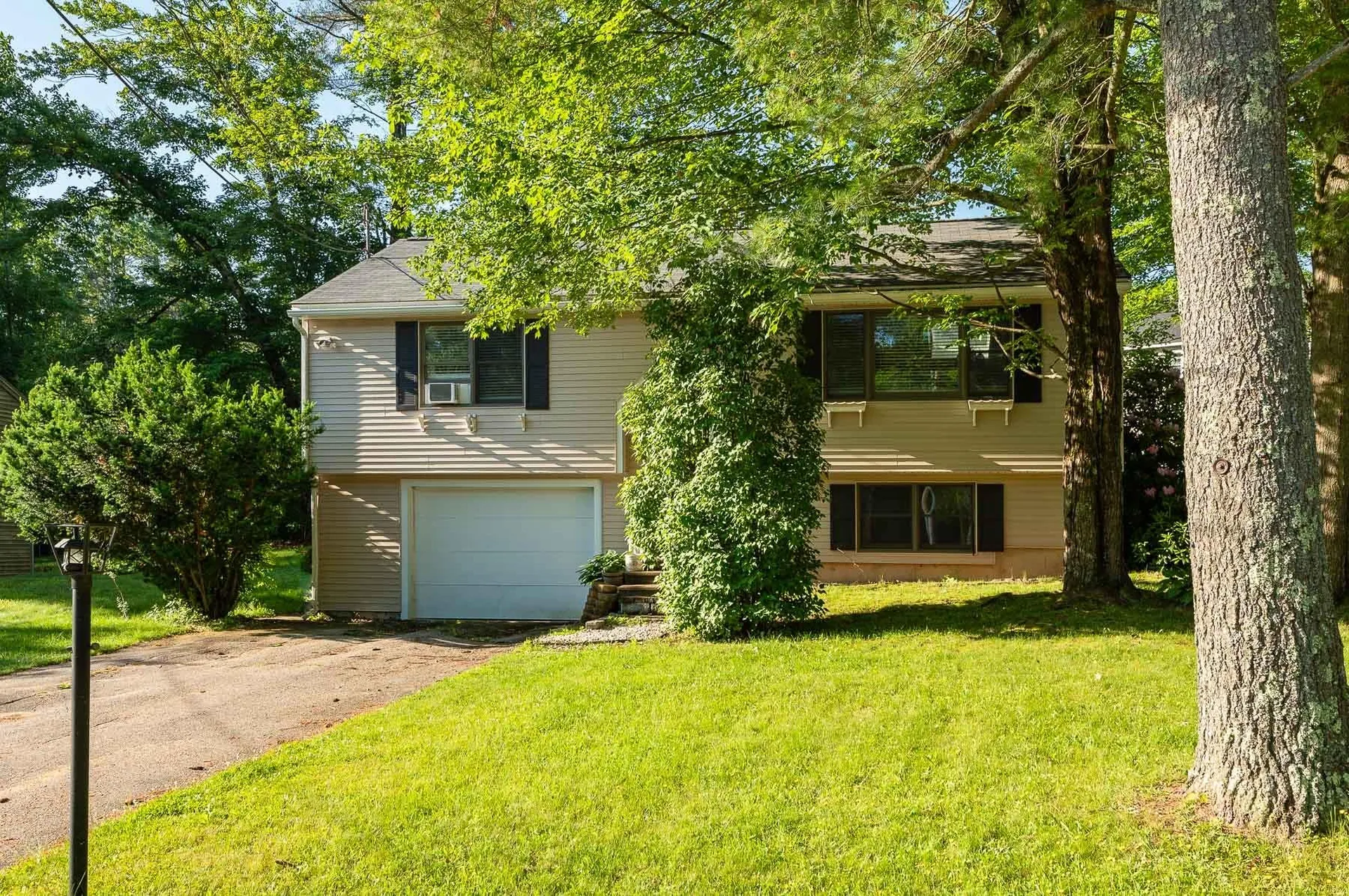 75 Ledgeview Drive Rochester NH 03839