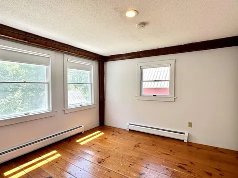 107 Village Road Wilmot NH 03287