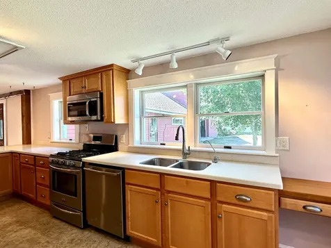 107 Village Road Wilmot NH 03287