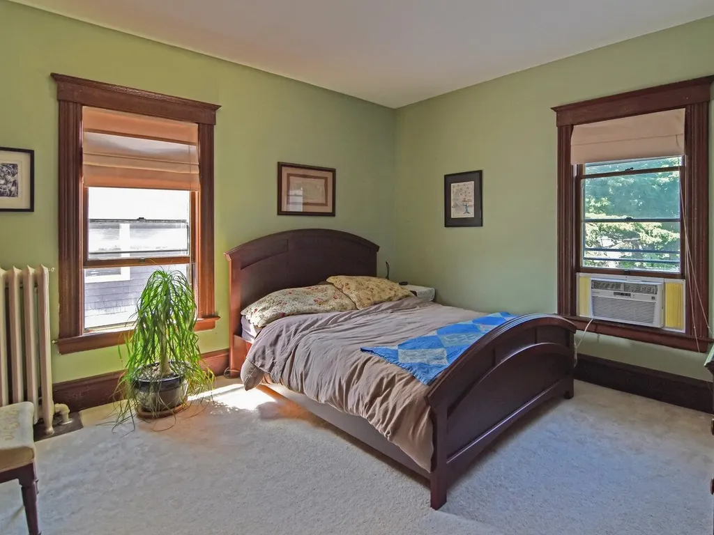 92 Brookes Avenue Burlington VT 05401