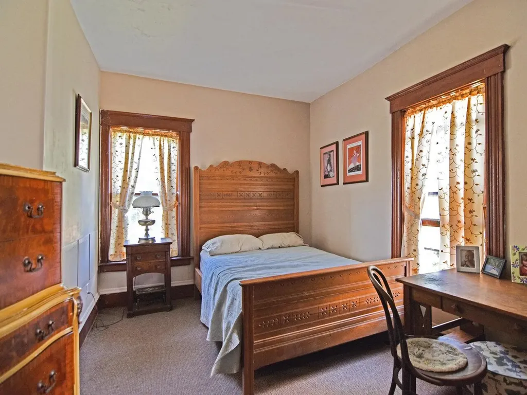 92 Brookes Avenue Burlington VT 05401
