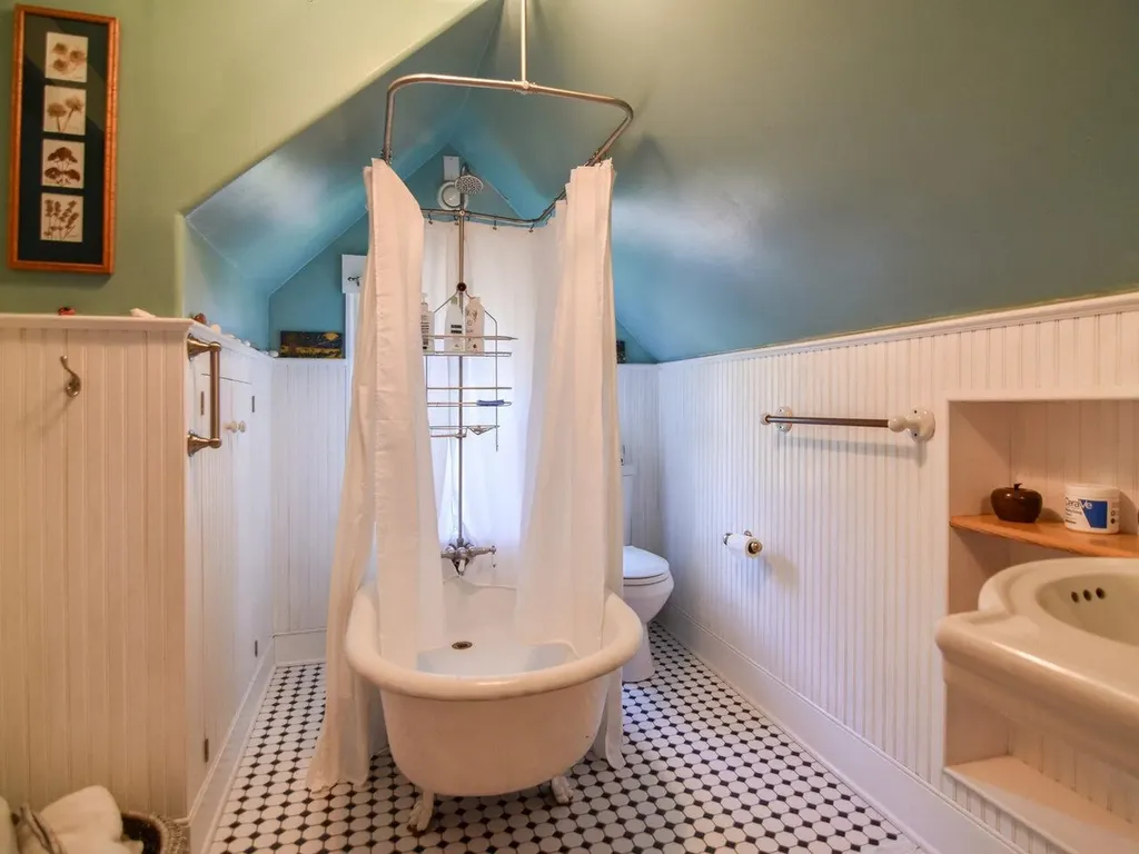 92 Brookes Avenue Burlington VT 05401