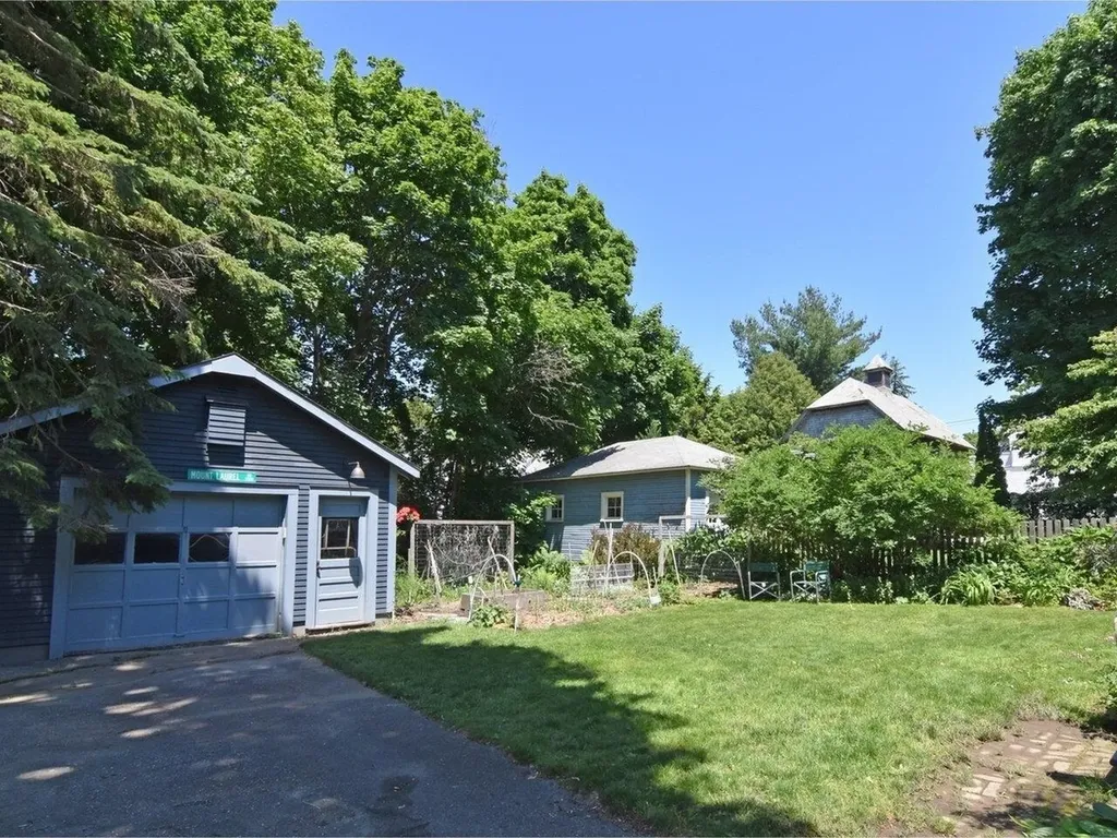 92 Brookes Avenue Burlington VT 05401