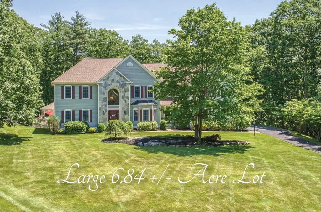 61 Blossom Road Windham NH 03087