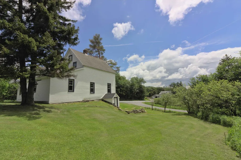 6733 Vt Route 9 Woodford VT 05201