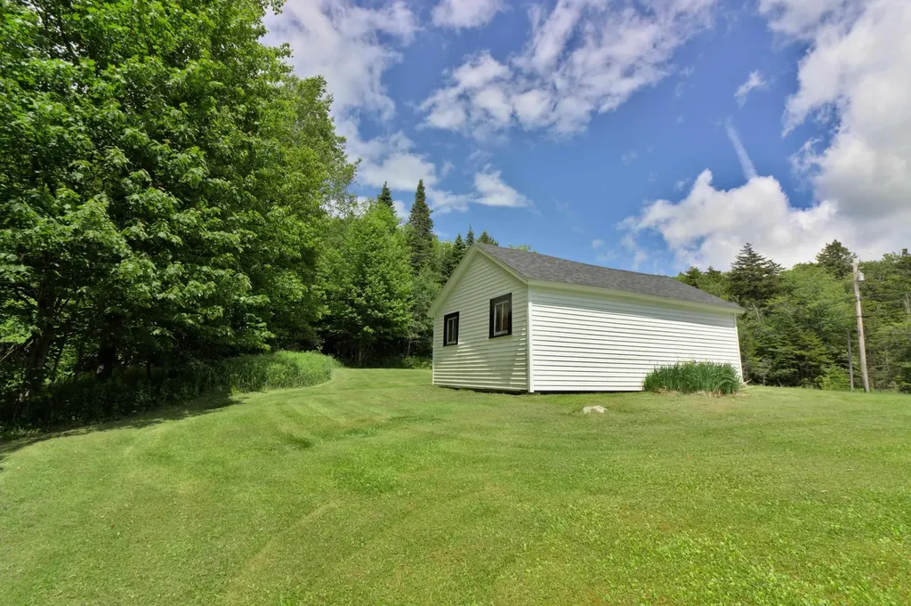 6733 Vt Route 9 Woodford VT 05201