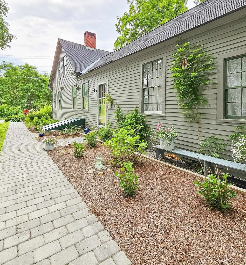 8 River Street Alstead NH 03602