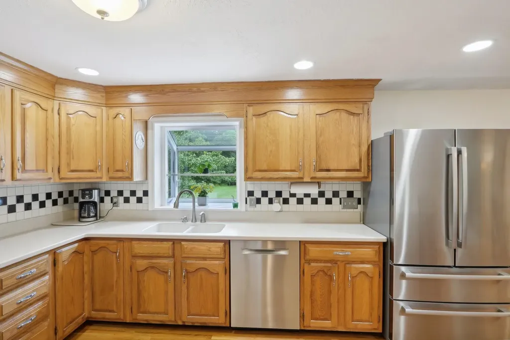 20 Golden Oaks Drive Salem NH 03079