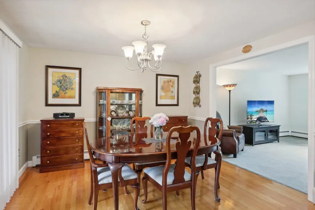 20 Golden Oaks Drive Salem NH 03079