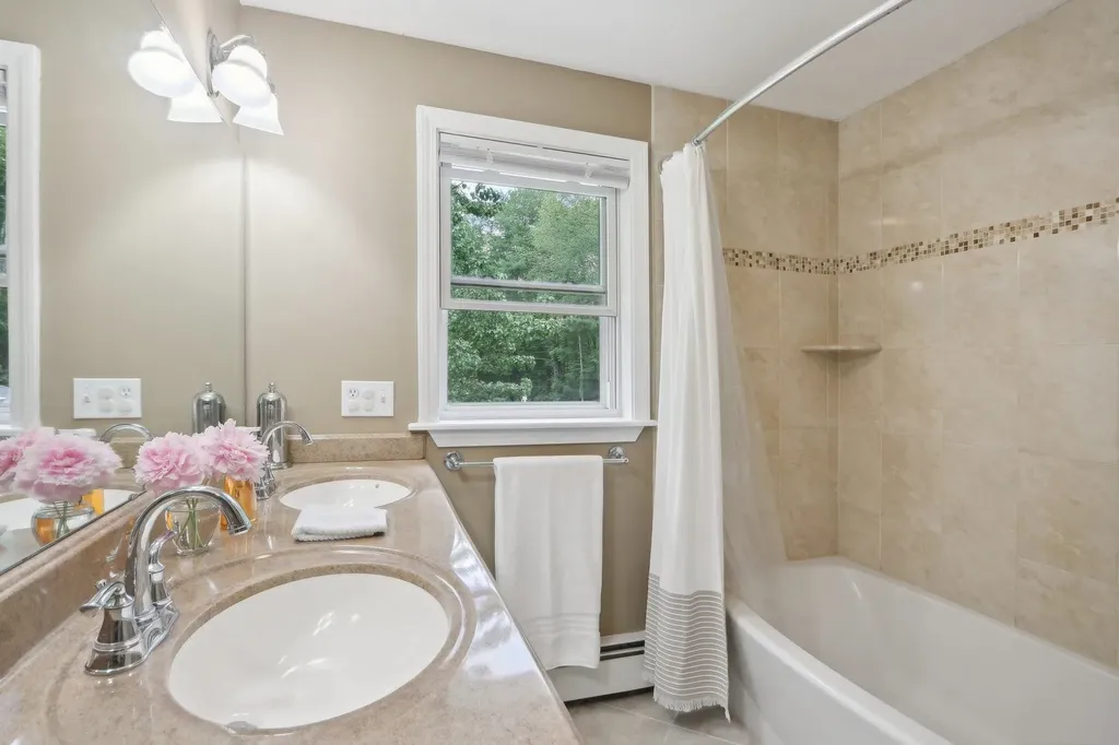 20 Golden Oaks Drive Salem NH 03079