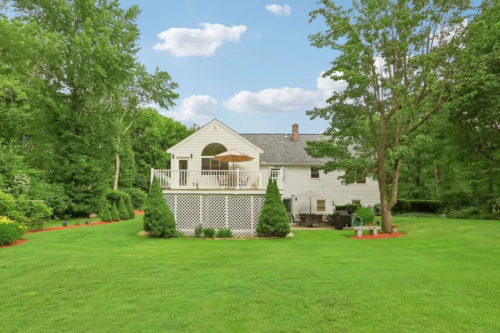 20 Golden Oaks Drive Salem NH 03079