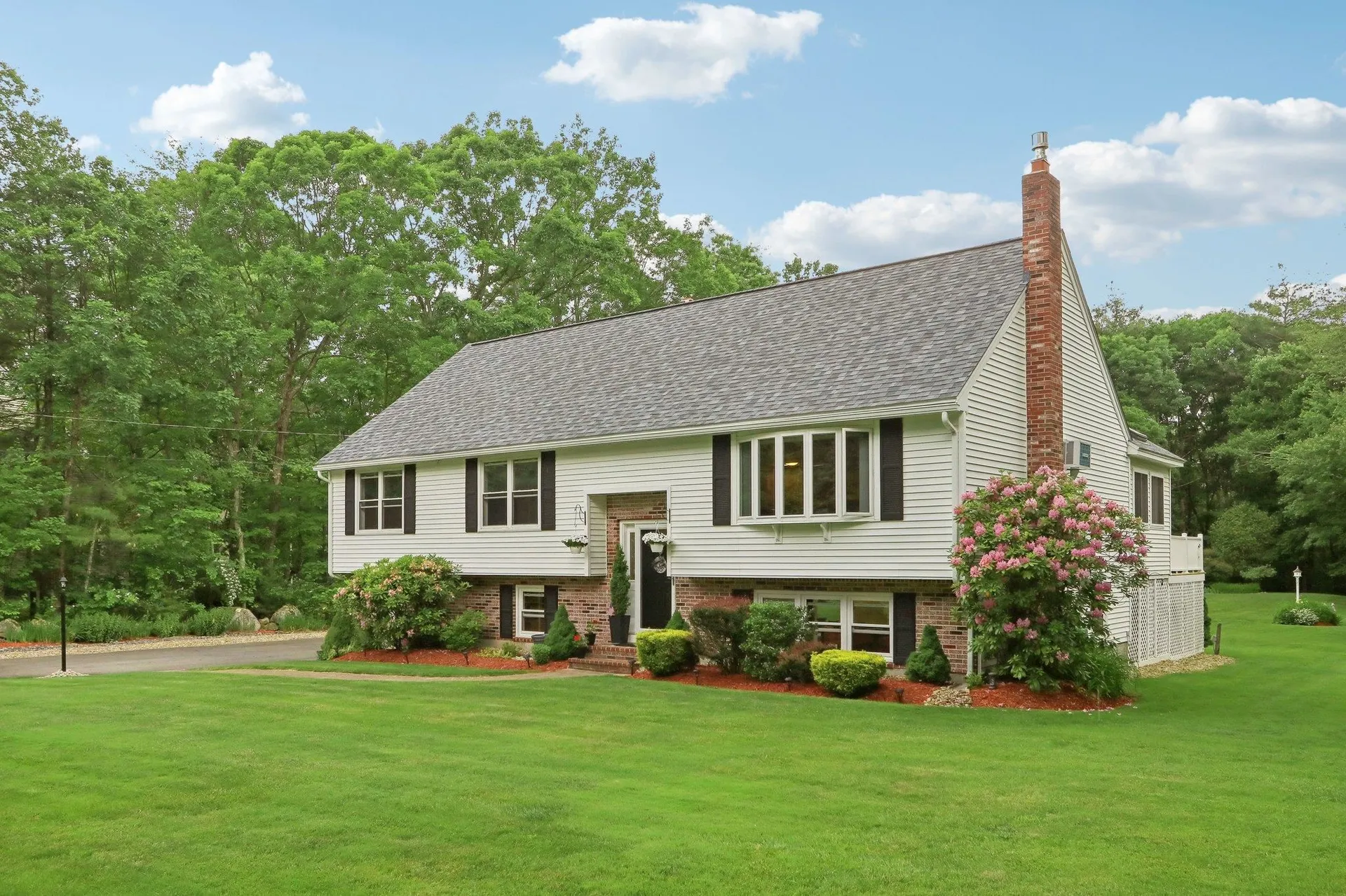 20 Golden Oaks Drive Salem NH 03079