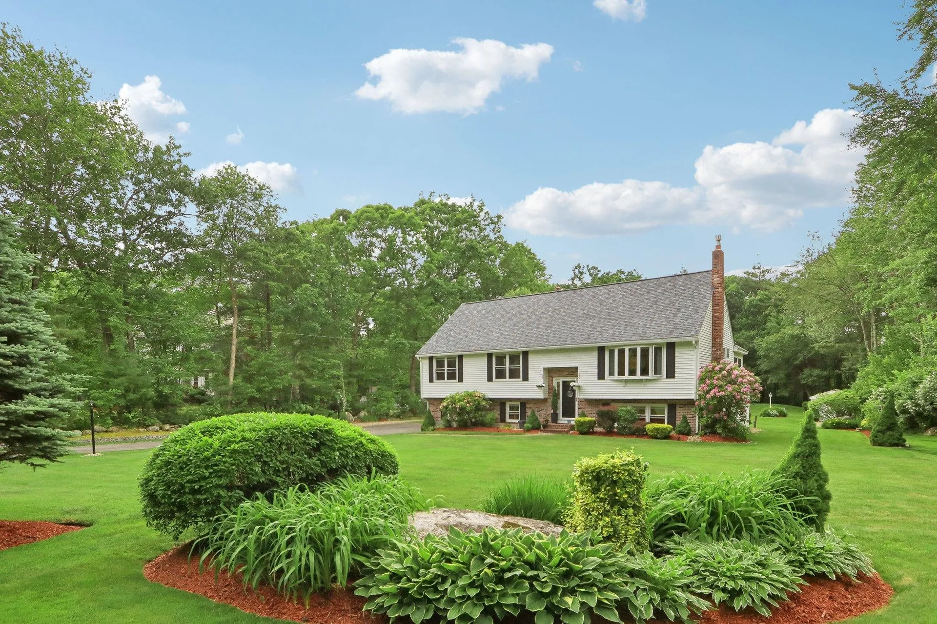 20 Golden Oaks Drive Salem NH 03079