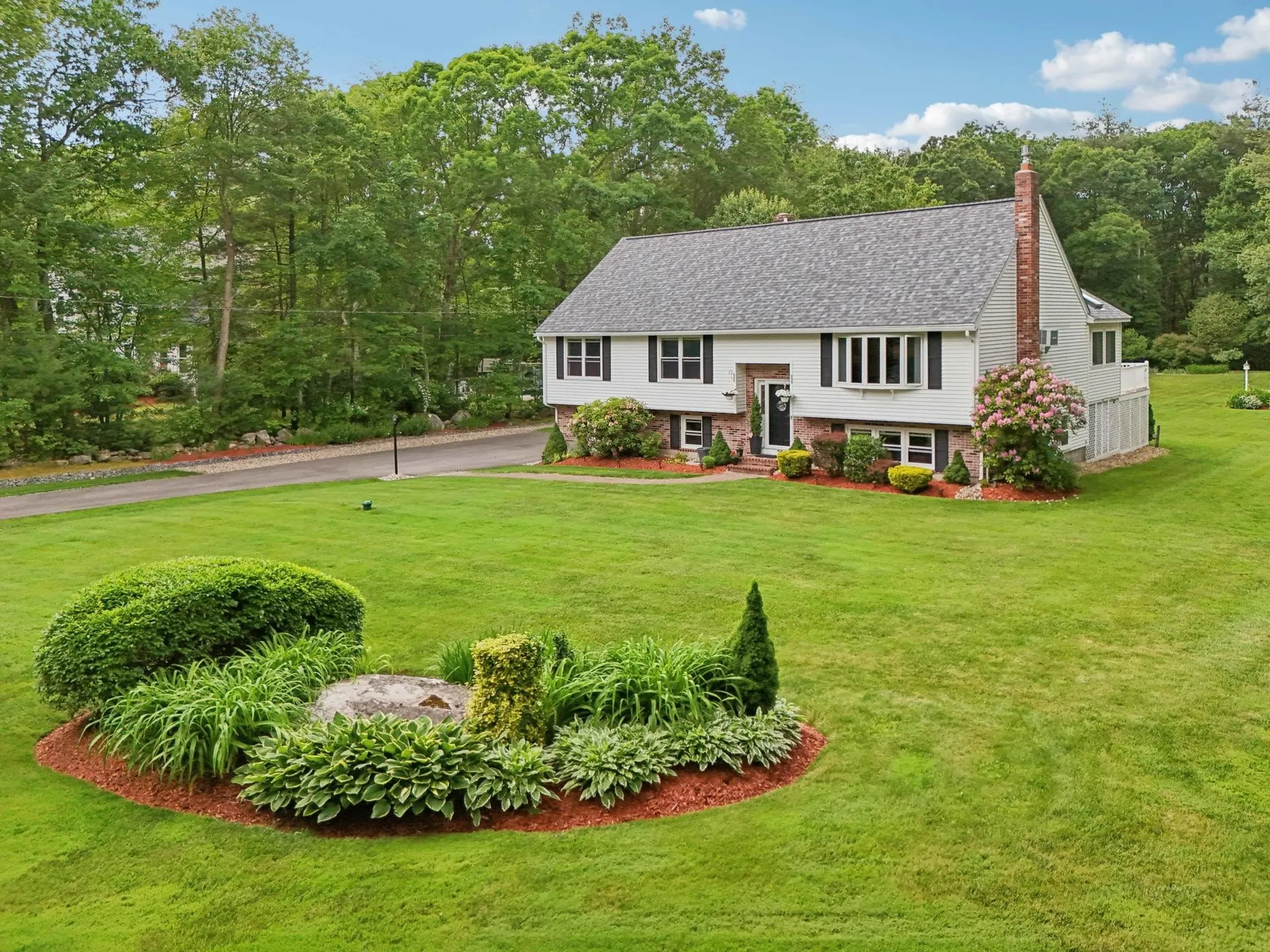 20 Golden Oaks Drive Salem NH 03079