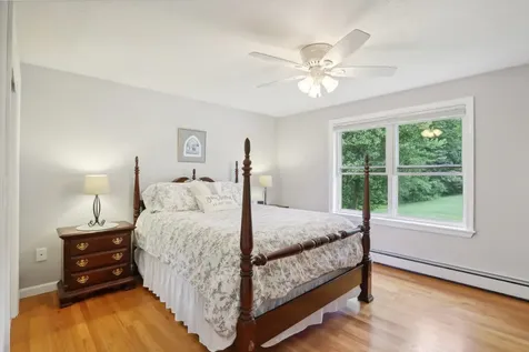 20 Golden Oaks Drive Salem NH 03079