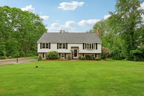 20 Golden Oaks Drive Salem NH 03079