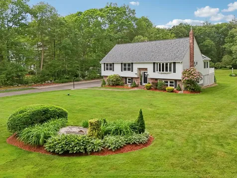 20 Golden Oaks Drive Salem NH 03079