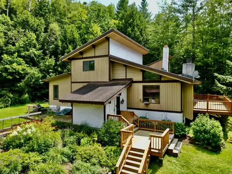 81 Stowebury Road Waterbury VT 05677