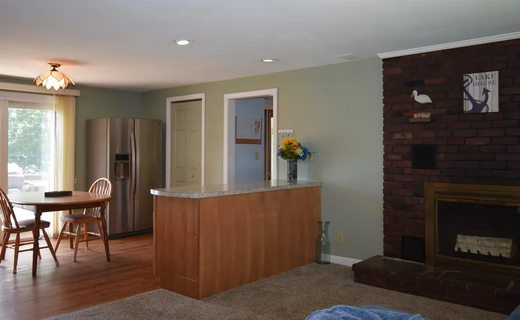 18 Holts Point Road Sandown NH 03873