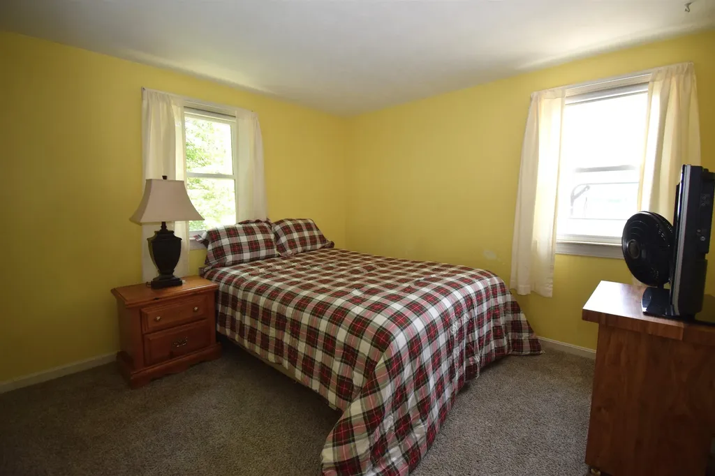 18 Holts Point Road Sandown NH 03873