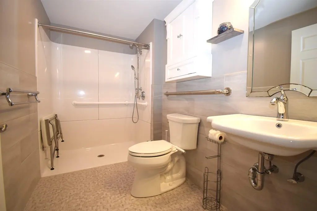 18 Holts Point Road Sandown NH 03873