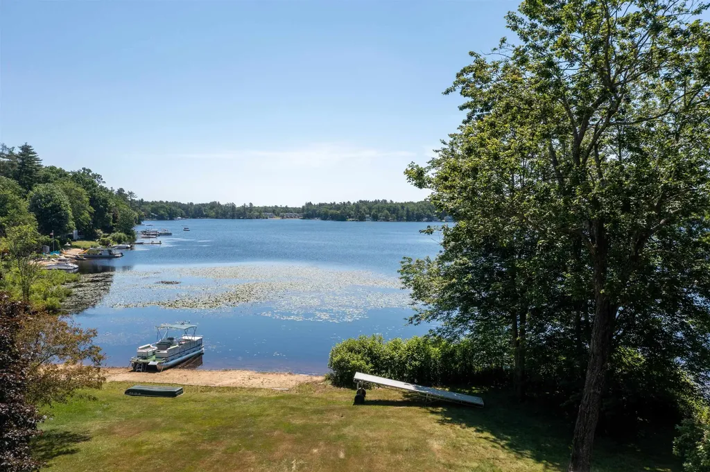 18 Holts Point Road Sandown NH 03873