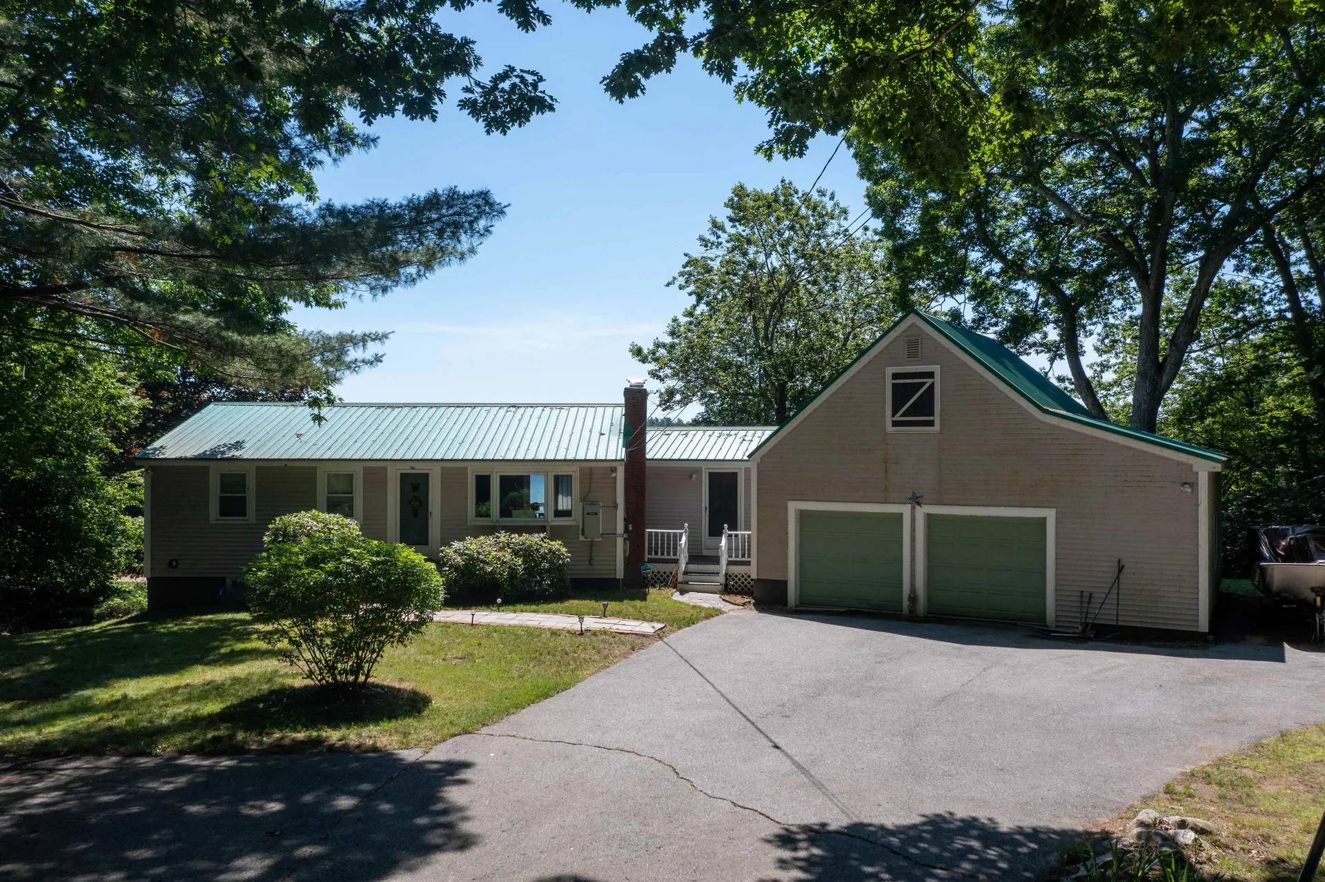 18 Holts Point Road Sandown NH 03873