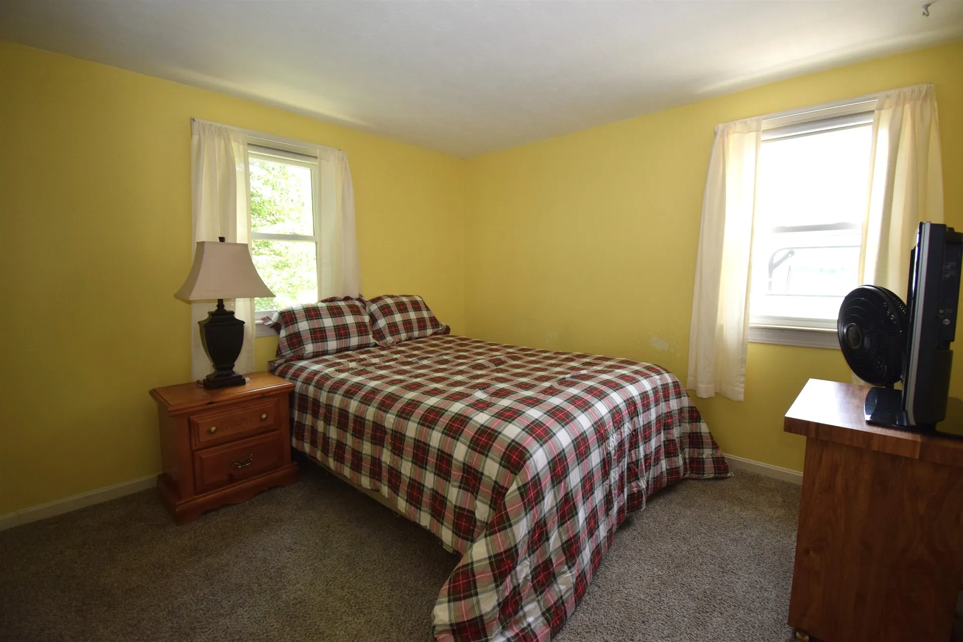 18 Holts Point Road Sandown NH 03873