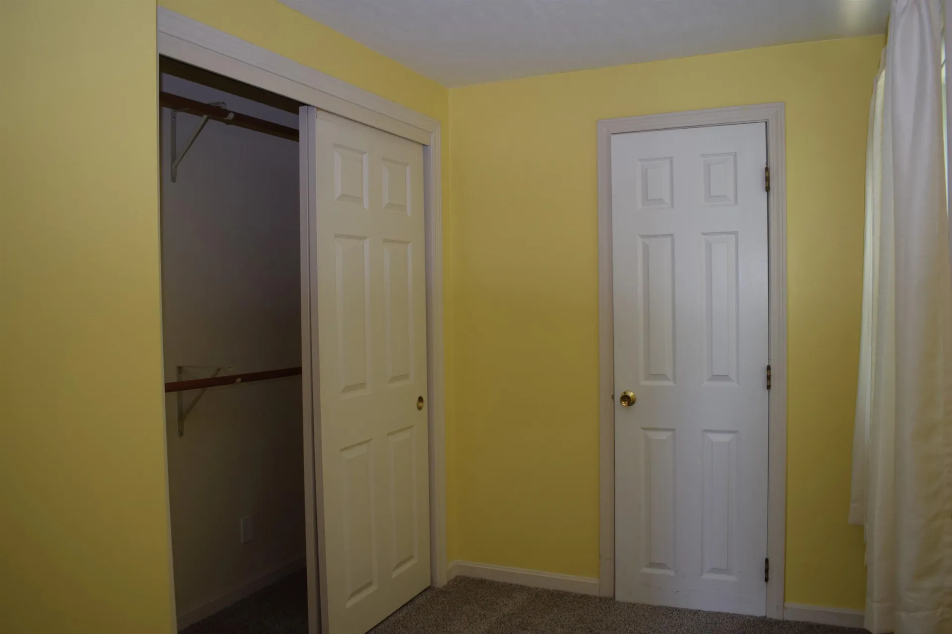 18 Holts Point Road Sandown NH 03873