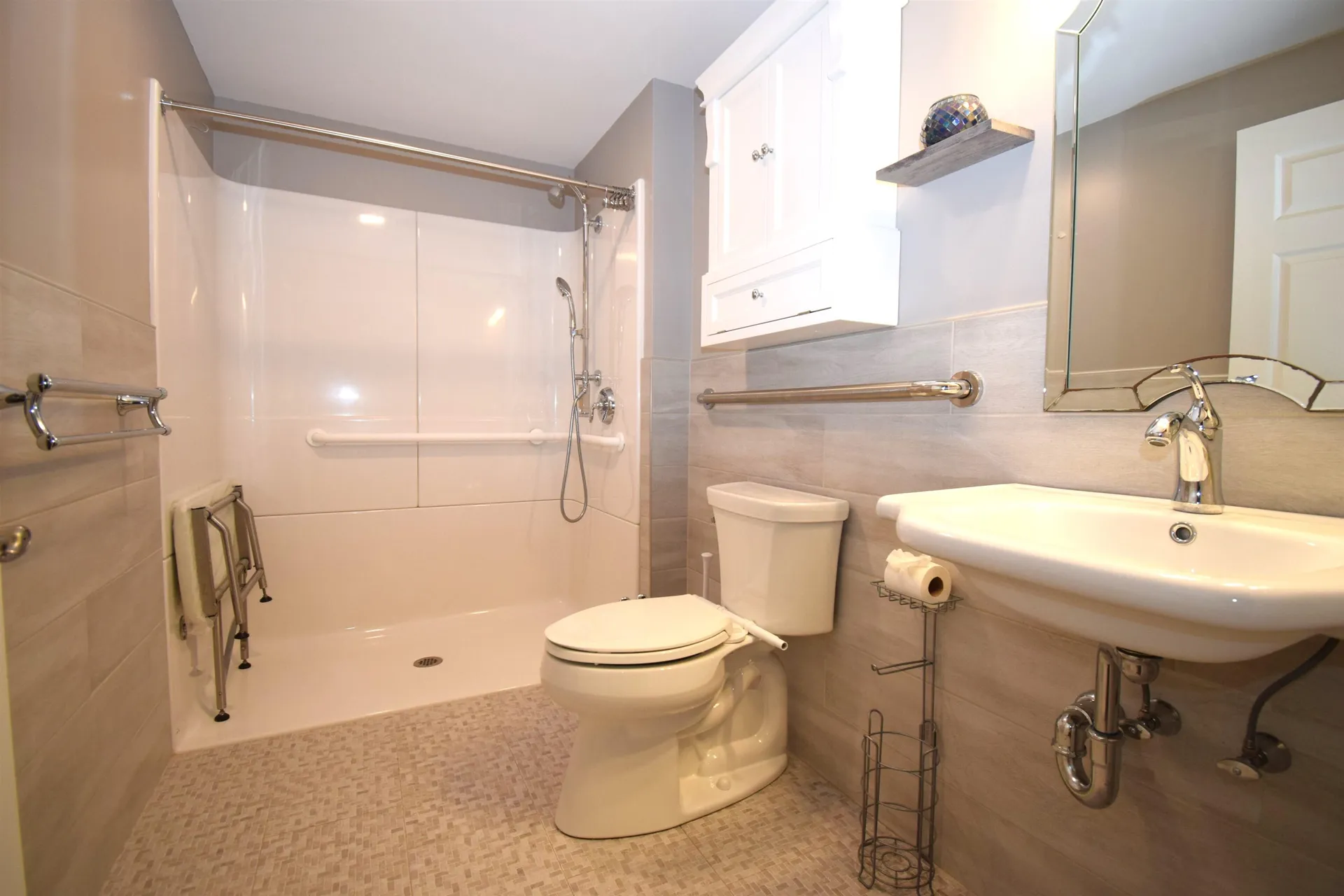 18 Holts Point Road Sandown NH 03873