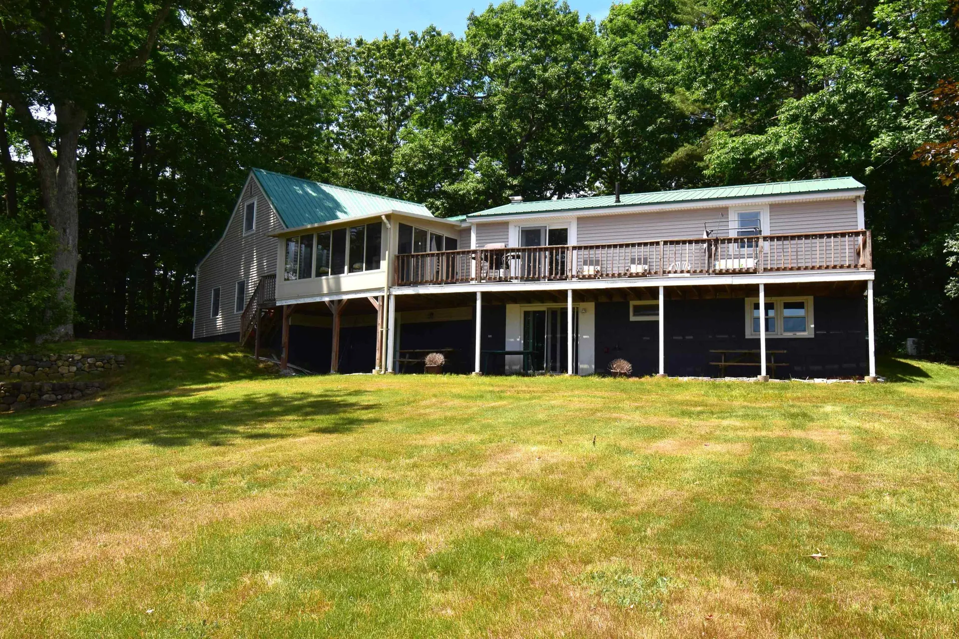 18 Holts Point Road Sandown NH 03873