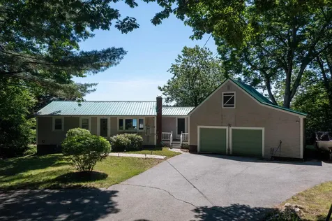18 Holts Point Road Sandown NH 03873