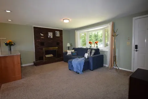 18 Holts Point Road Sandown NH 03873