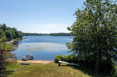 18 Holts Point Road Sandown NH 03873