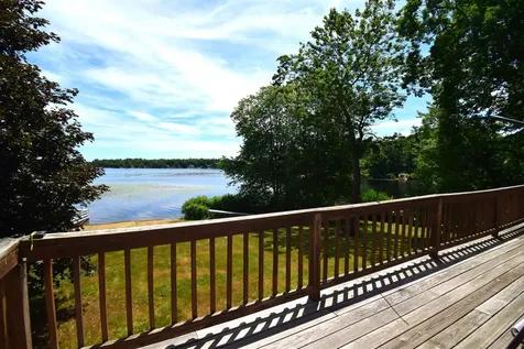 18 Holts Point Road Sandown NH 03873