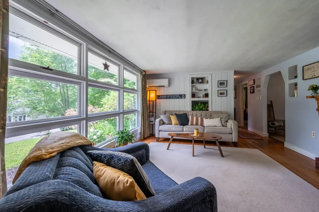 78 Squires Lane New London NH 03257