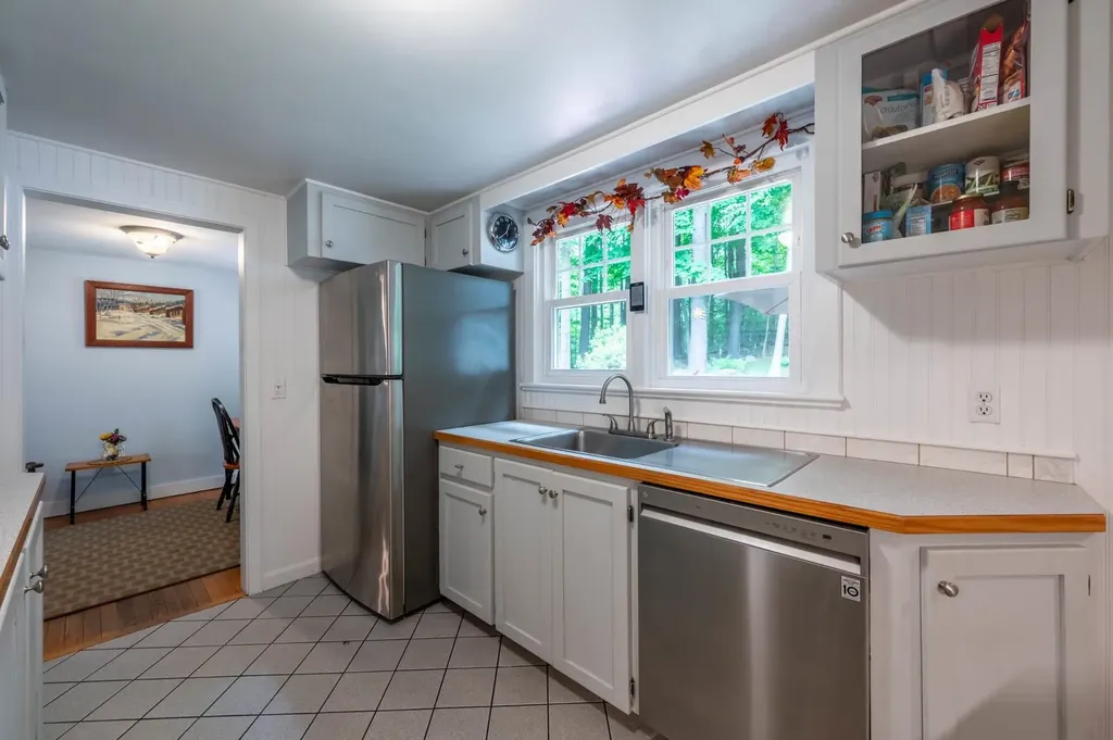 78 Squires Lane New London NH 03257