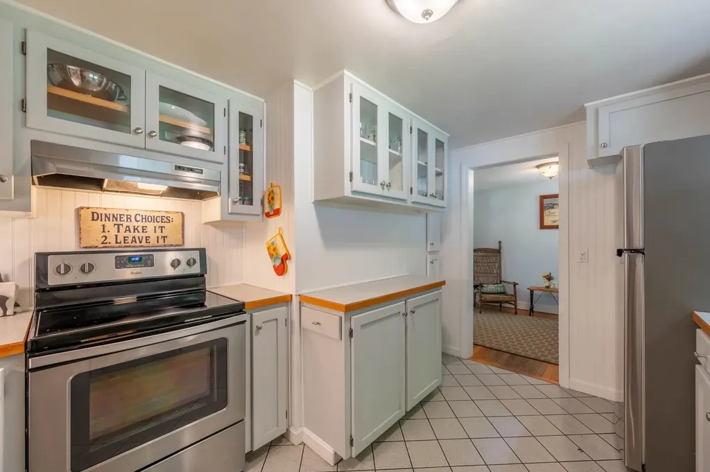78 Squires Lane New London NH 03257