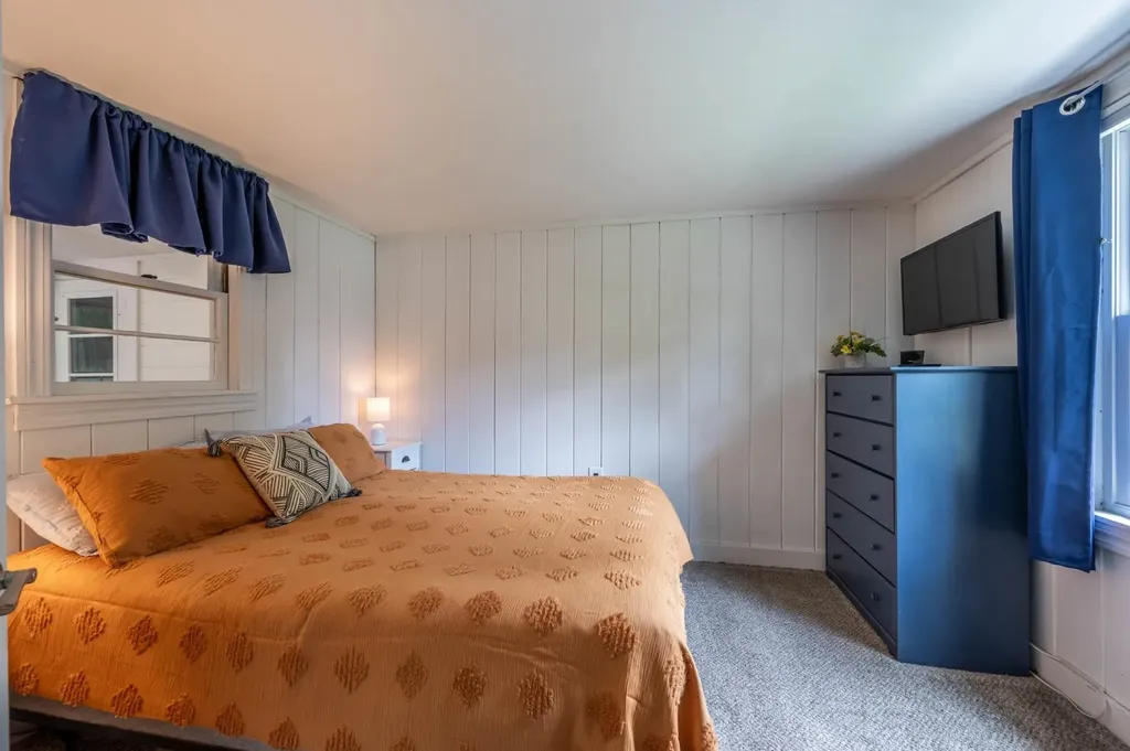 78 Squires Lane New London NH 03257